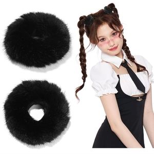 Furry scrunchies🖤🖤